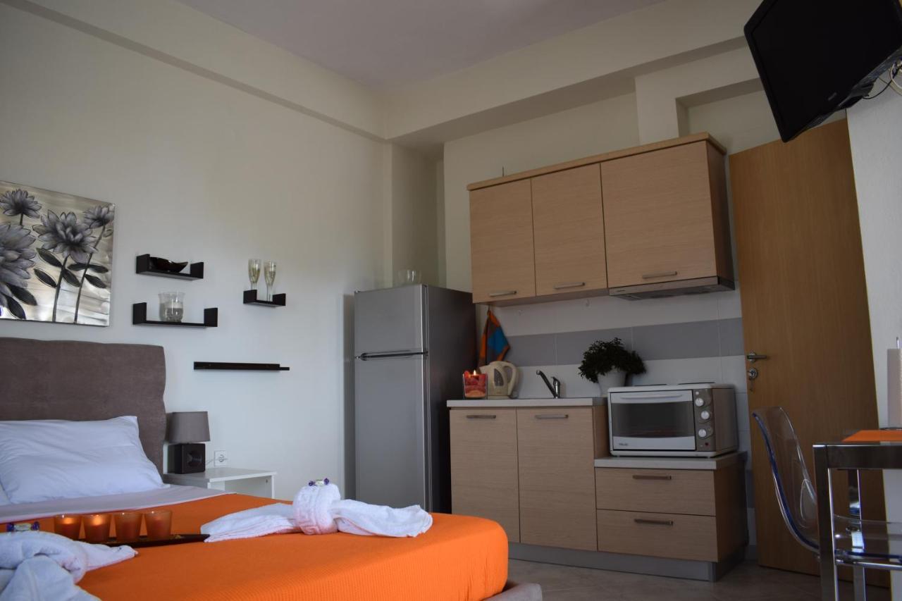 Studio Holiday Kalamata Apartment Exterior photo